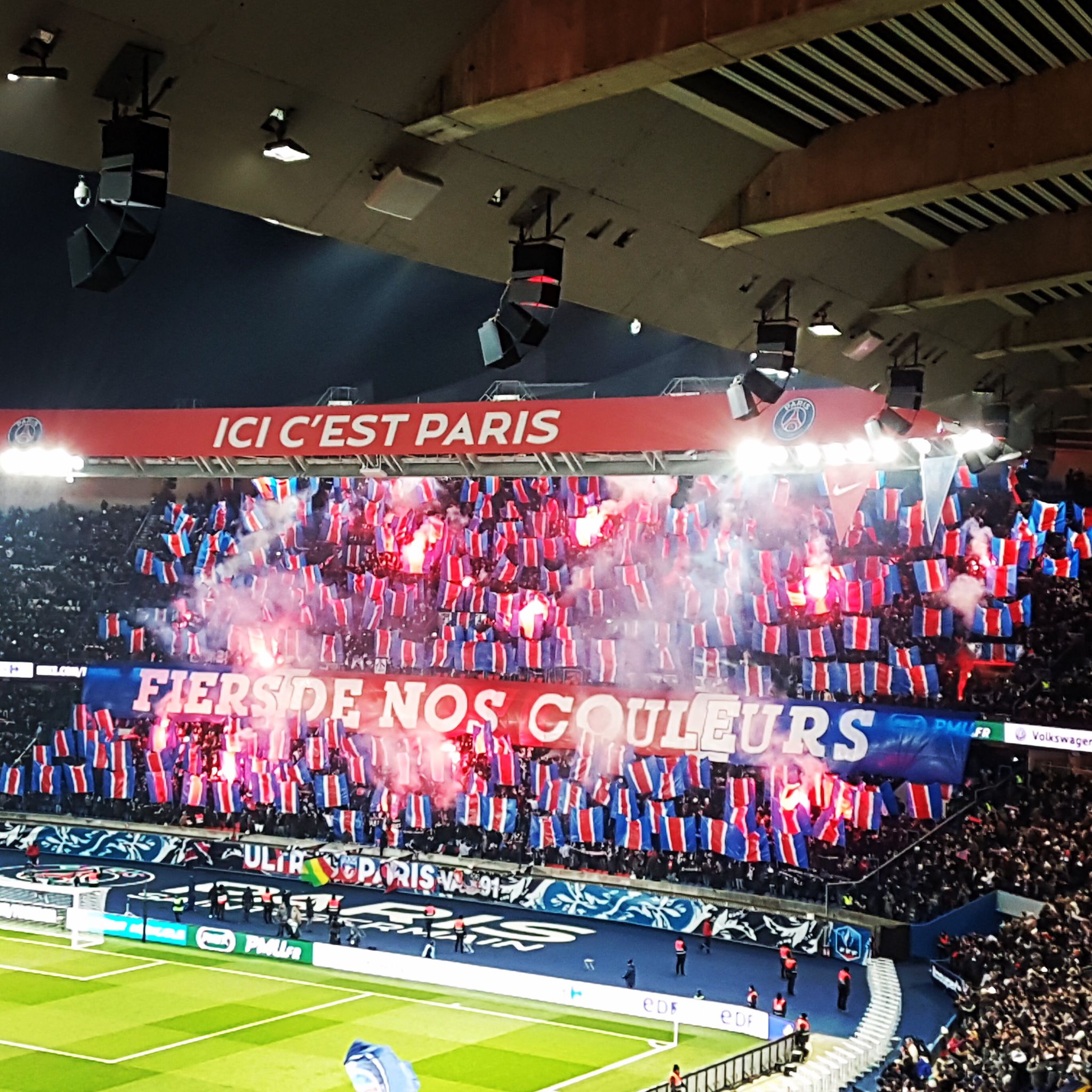 Fiers de nos couleurs.